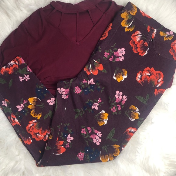 Maroon Floral Jegging Pant back pockets SO COMFY - Picture 2 of 6